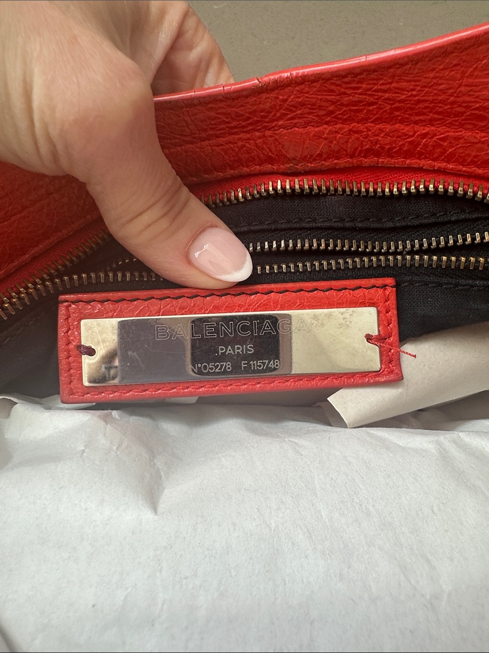 Balenciaga Large reddish orange Leather Shoulder Bag with Braided Handle - Picture 4 of 7